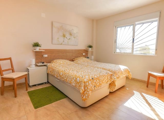 Chalet de 5 habitaciones en San Fulgencio en venta con piscina garaje - 475.000 € (Ref: 7122804)