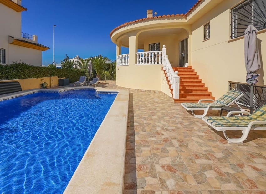 Chalet de 5 habitaciones en San Fulgencio en venta con piscina garaje - 475.000 € (Ref: 7122804)