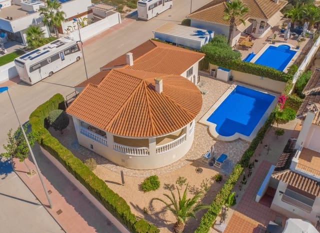 Chalet de 5 habitaciones en San Fulgencio en venta con piscina garaje - 475.000 € (Ref: 7122804)