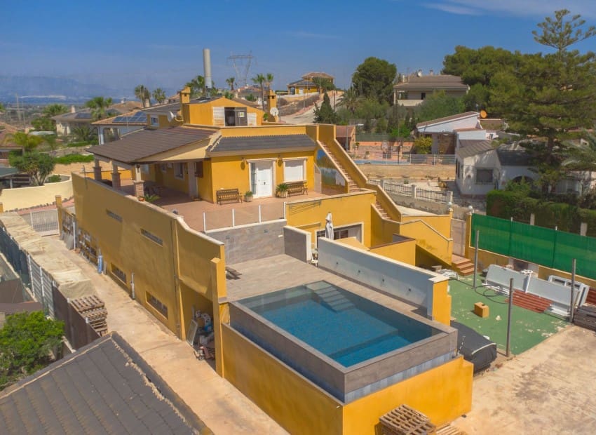 4 slaapkamer Villa te koop in San Fulgencio met zwembad - € 595.000 (Ref: 7544030)