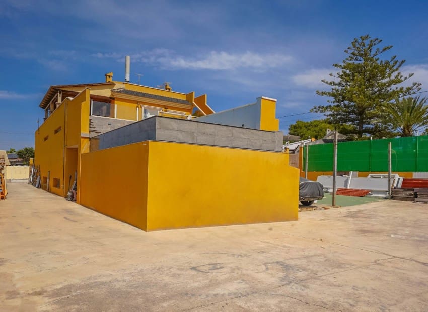 4 slaapkamer Villa te koop in San Fulgencio met zwembad - € 595.000 (Ref: 7544030)