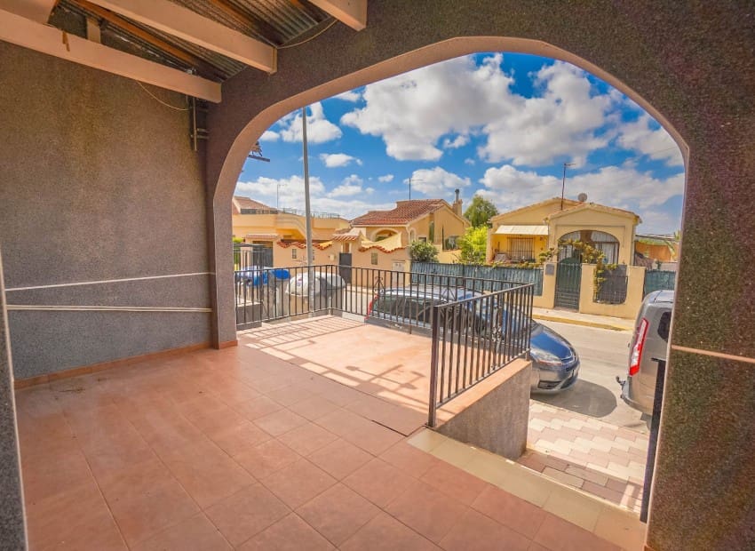 Commercial for sale in San Fulgencio - € 99,500 (Ref: 7739968)