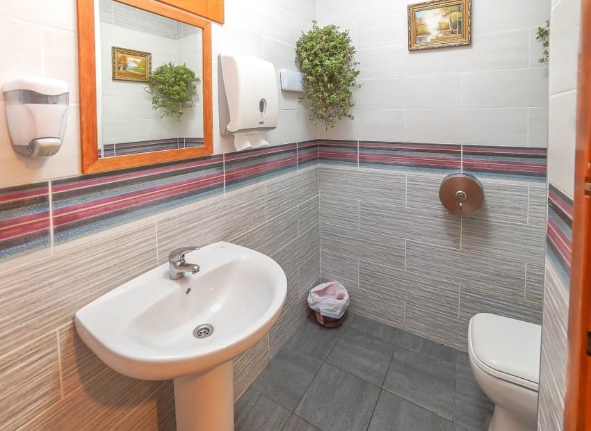 Kommersiell til salgs i San Fulgencio med garasje - € 145 000 (Ref: 8493240)