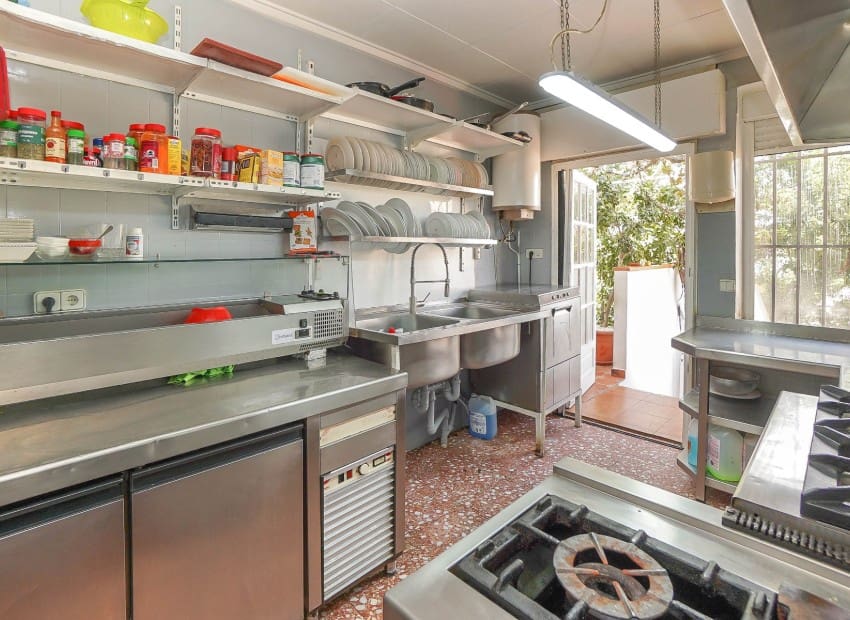 Kommersiell til salgs i San Fulgencio med garasje - € 145 000 (Ref: 8493240)