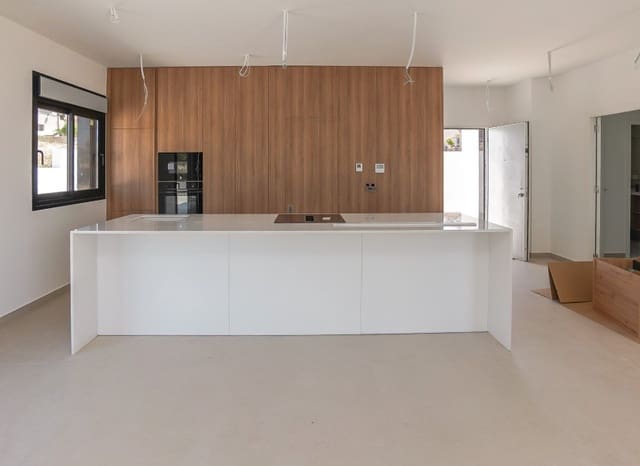 Chalet de 3 habitaciones en San Fulgencio en venta con piscina - 677.000 € (Ref: 8832097)