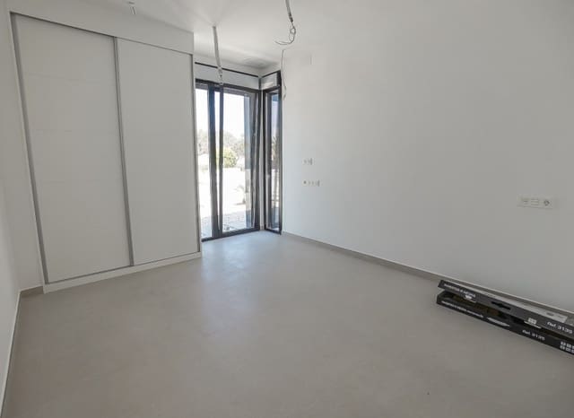 Chalet de 3 habitaciones en San Fulgencio en venta con piscina - 677.000 € (Ref: 8832097)