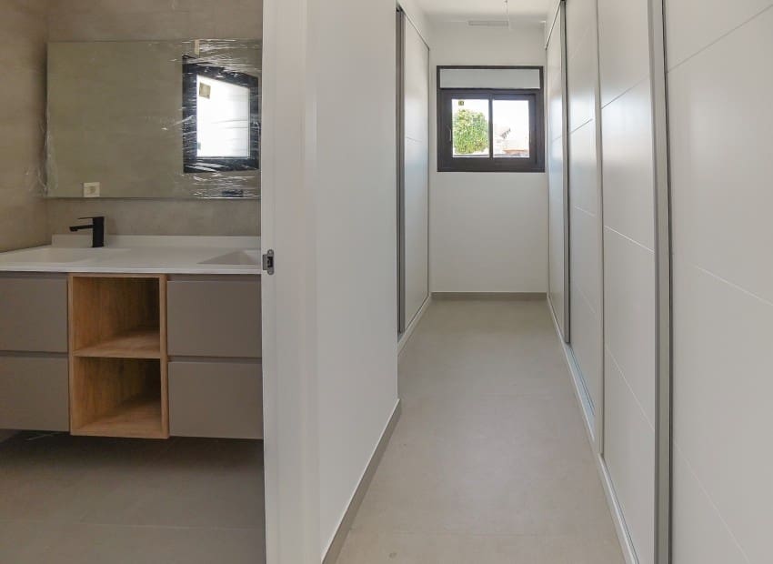 Chalet de 3 habitaciones en San Fulgencio en venta con piscina - 677.000 € (Ref: 8832097)