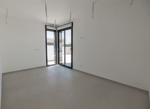 Chalet de 3 habitaciones en San Fulgencio en venta con piscina - 677.000 € (Ref: 8832097)