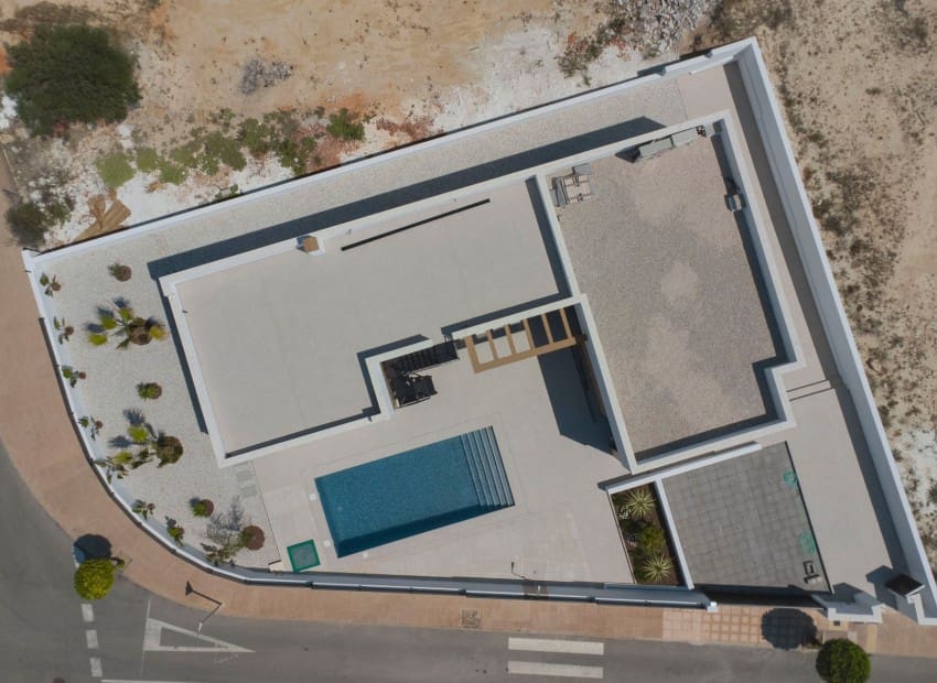 Chalet de 3 habitaciones en San Fulgencio en venta con piscina - 677.000 € (Ref: 8832097)