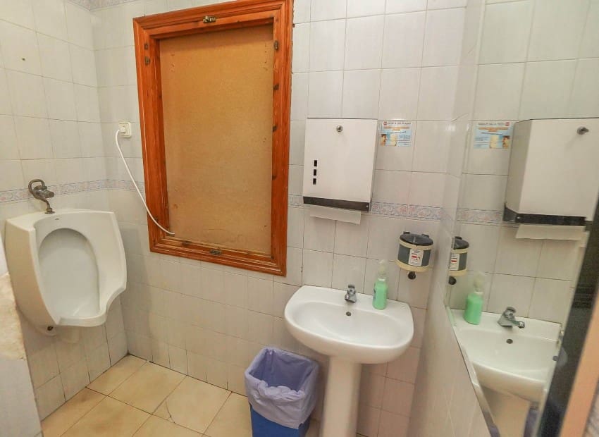 Commercial for sale in San Fulgencio - € 710,000 (Ref: 8891517)