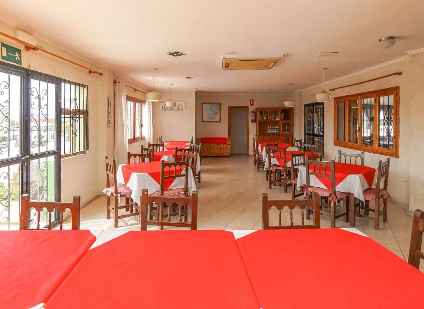 Commercial for sale in San Fulgencio - € 710,000 (Ref: 8891517)