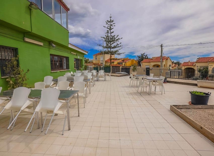 Commercial for sale in San Fulgencio - € 710,000 (Ref: 8891517)