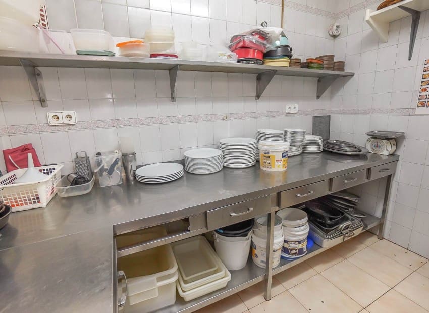 Commercial for sale in San Fulgencio - € 710,000 (Ref: 8891517)