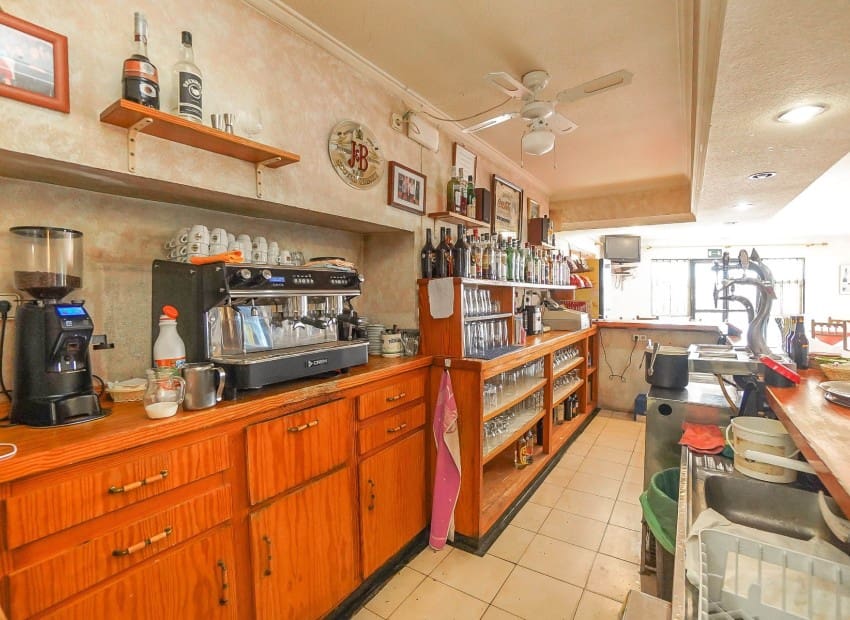 Commercial for sale in San Fulgencio - € 710,000 (Ref: 8891517)