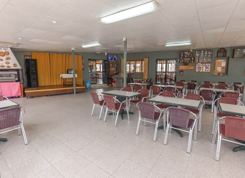 Commercial for sale in San Fulgencio - € 710,000 (Ref: 8891517)