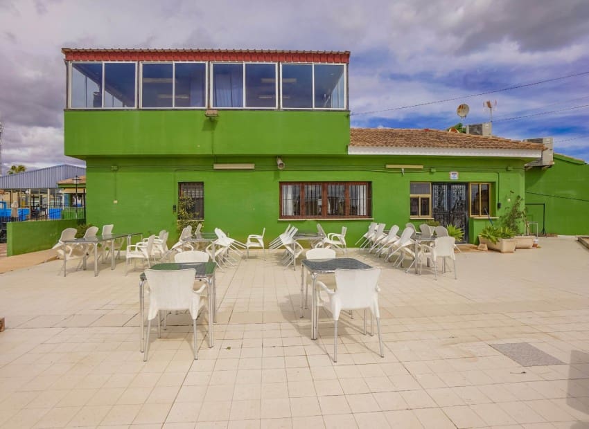 Commercial for sale in San Fulgencio - € 710,000 (Ref: 8891517)