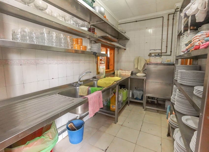 Commercial for sale in San Fulgencio - € 710,000 (Ref: 8891517)