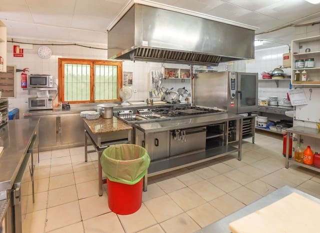 Commercial for sale in San Fulgencio - € 710,000 (Ref: 8891517)