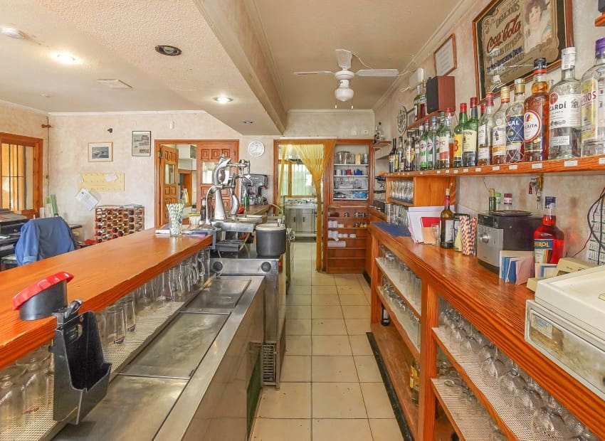 Commercial for sale in San Fulgencio - € 710,000 (Ref: 8891517)