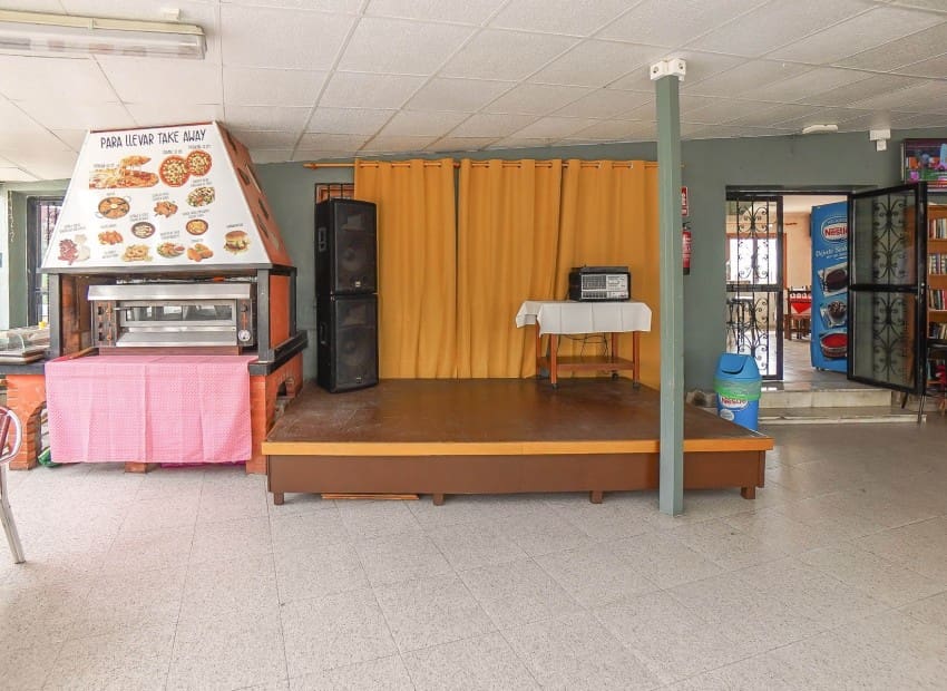 Commercial for sale in San Fulgencio - € 710,000 (Ref: 8891517)