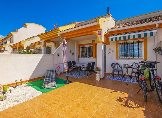 2 soveværelse Byhus til salg i Daya Nueva med swimmingpool - € 139.000 (Ref: 8897383)