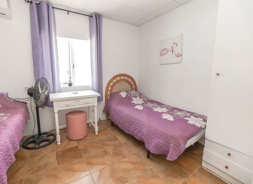 Chalet de 6 habitaciones en San Fulgencio en venta con piscina - 499.000 € (Ref: 8901430)