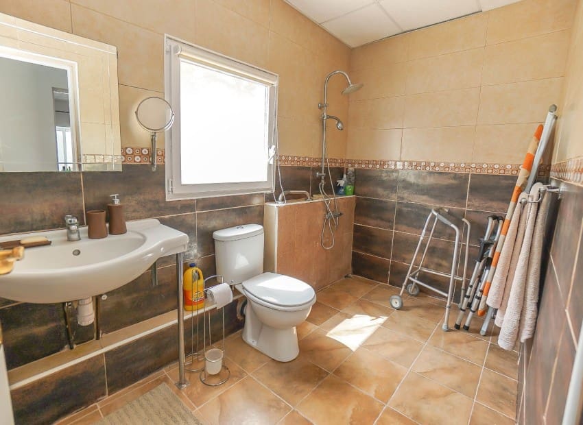 Chalet de 6 habitaciones en San Fulgencio en venta con piscina - 499.000 € (Ref: 8901430)