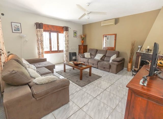 Chalet de 6 habitaciones en San Fulgencio en venta con piscina - 499.000 € (Ref: 8901430)