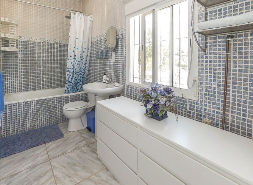 Chalet de 6 habitaciones en San Fulgencio en venta con piscina - 499.000 € (Ref: 8901430)