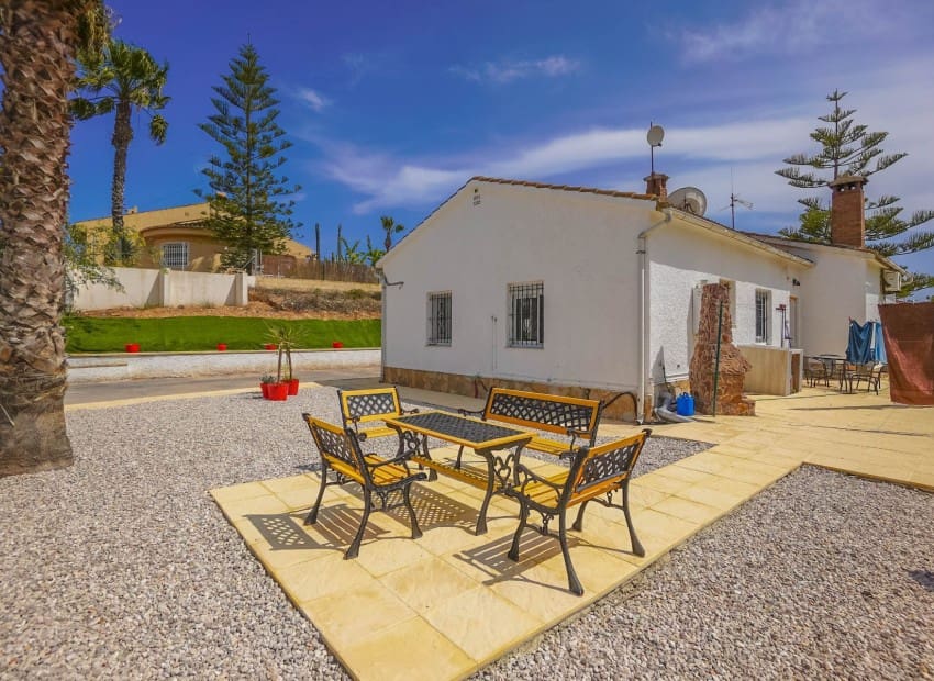 Chalet de 6 habitaciones en San Fulgencio en venta con piscina - 499.000 € (Ref: 8901430)