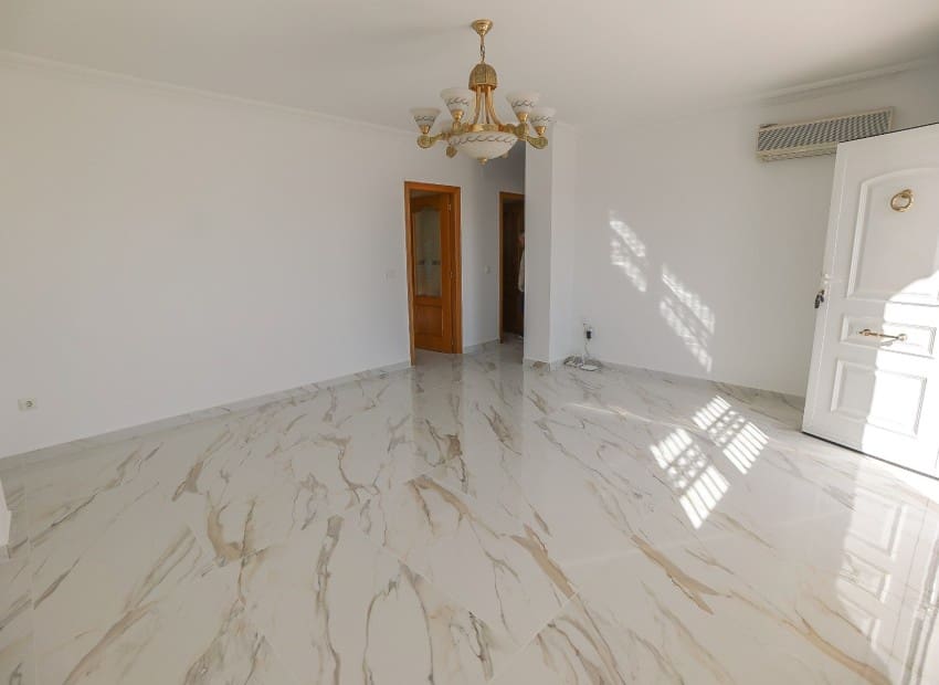 Chalet de 4 habitaciones en San Fulgencio en venta - 380.000 € (Ref: 8901432)