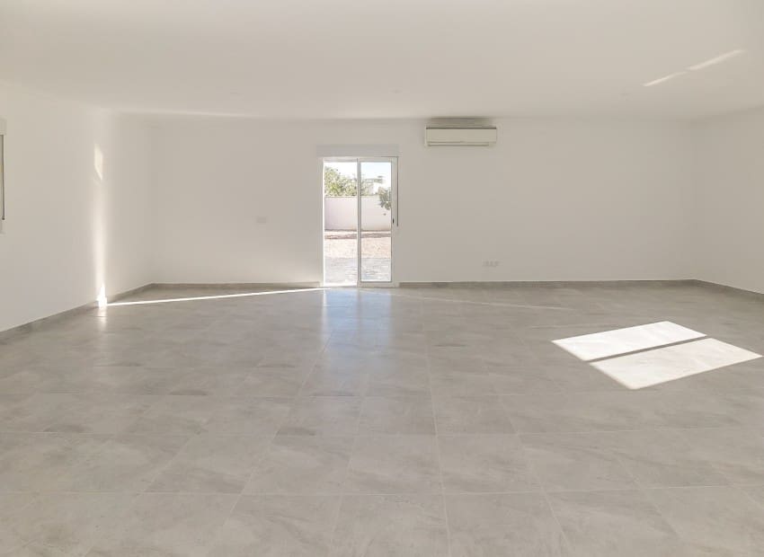 Chalet de 4 habitaciones en San Fulgencio en venta - 380.000 € (Ref: 8901432)