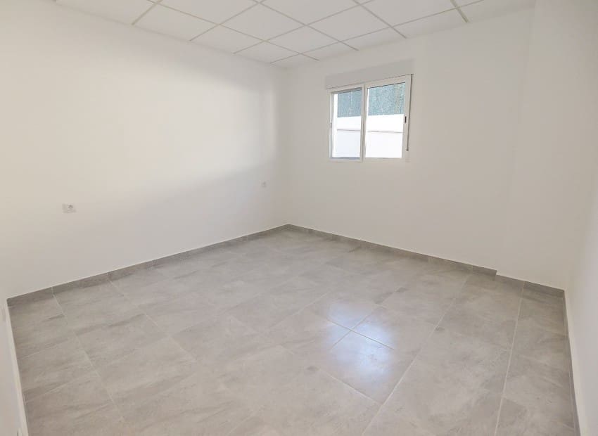 Chalet de 4 habitaciones en San Fulgencio en venta - 380.000 € (Ref: 8901432)