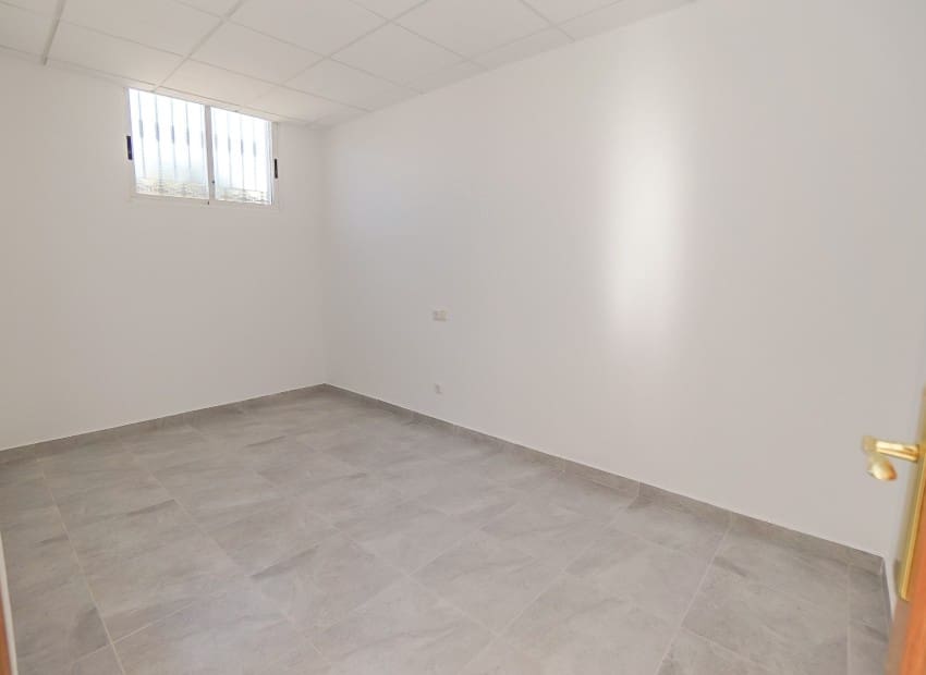 Chalet de 4 habitaciones en San Fulgencio en venta - 380.000 € (Ref: 8901432)