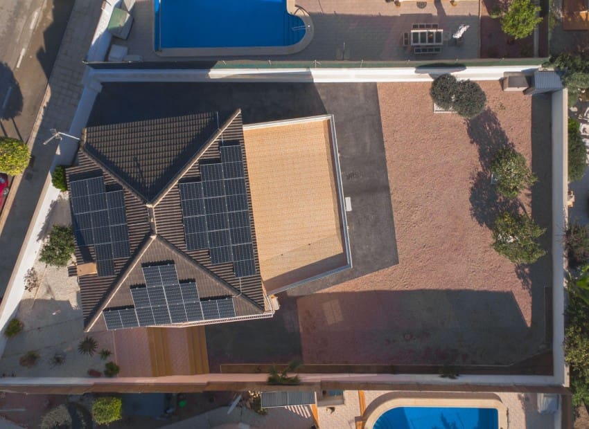 Chalet de 4 habitaciones en San Fulgencio en venta - 380.000 € (Ref: 8901432)