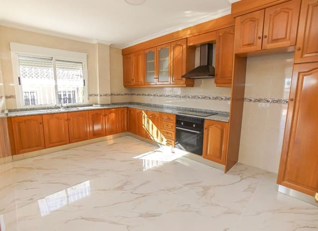 Chalet de 4 habitaciones en San Fulgencio en venta - 380.000 € (Ref: 8901432)