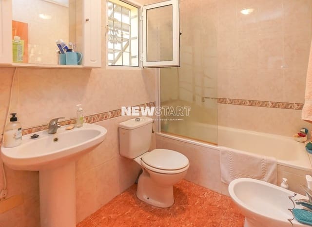 3 Zimmer Doppelhaus zu verkaufen in La Marina, Elche / Elx mit Pool - 169.000 € (Ref: 9199938)