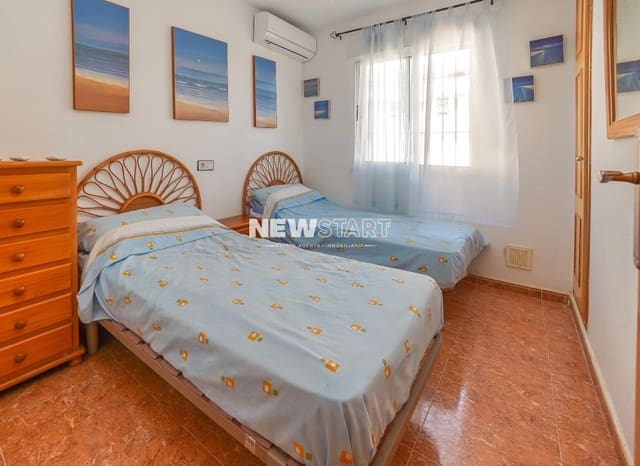 3 Zimmer Doppelhaus zu verkaufen in La Marina, Elche / Elx mit Pool - 169.000 € (Ref: 9199938)