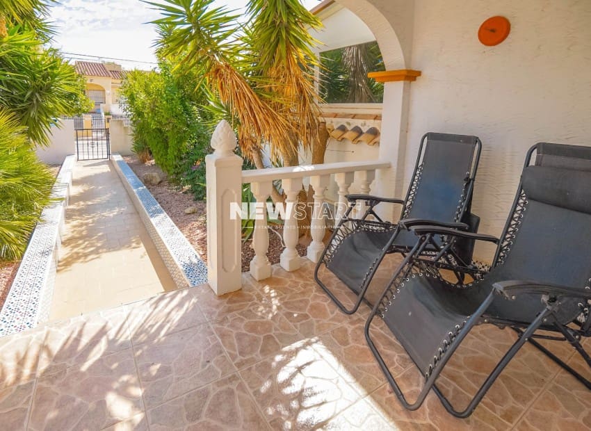 Pareado de 3 habitaciones en La Marina en venta con piscina - 169.000 € (Ref: 9199938)