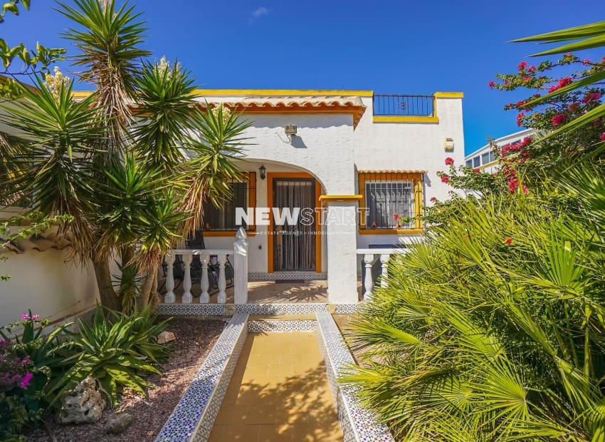 Pareado de 3 habitaciones en La Marina en venta con piscina - 169.000 € (Ref: 9199938)