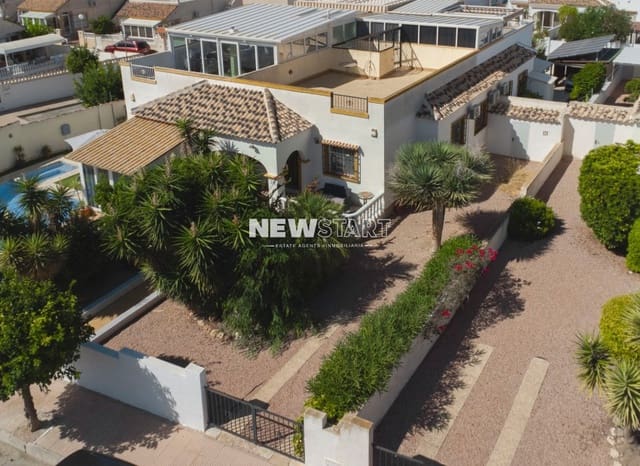 3 Zimmer Doppelhaus zu verkaufen in La Marina, Elche / Elx mit Pool - 169.000 € (Ref: 9199938)