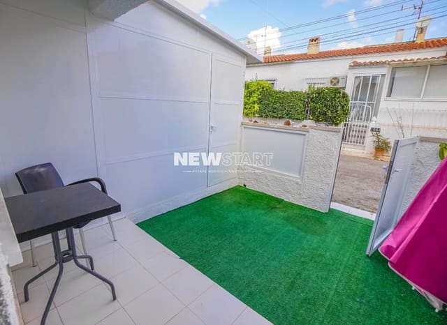 1 soveværelse Bungalow til salg i La Marina, Elche / Elx med garage - € 78.000 (Ref: 9237079)