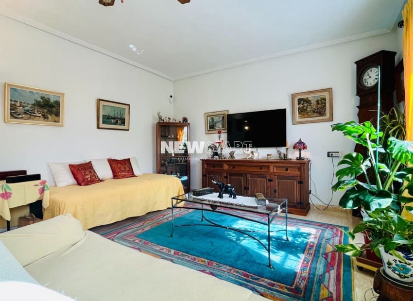 Chalet de 3 habitaciones en Ciudad Quesada en venta con piscina garaje - 399.000 € (Ref: 9237753)