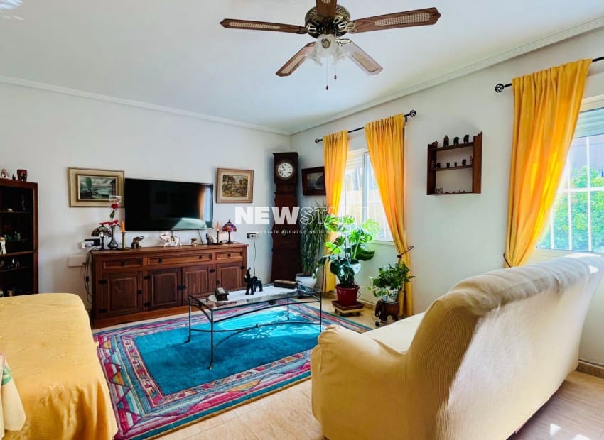 Chalet de 3 habitaciones en Ciudad Quesada en venta con piscina garaje - 399.000 € (Ref: 9237753)