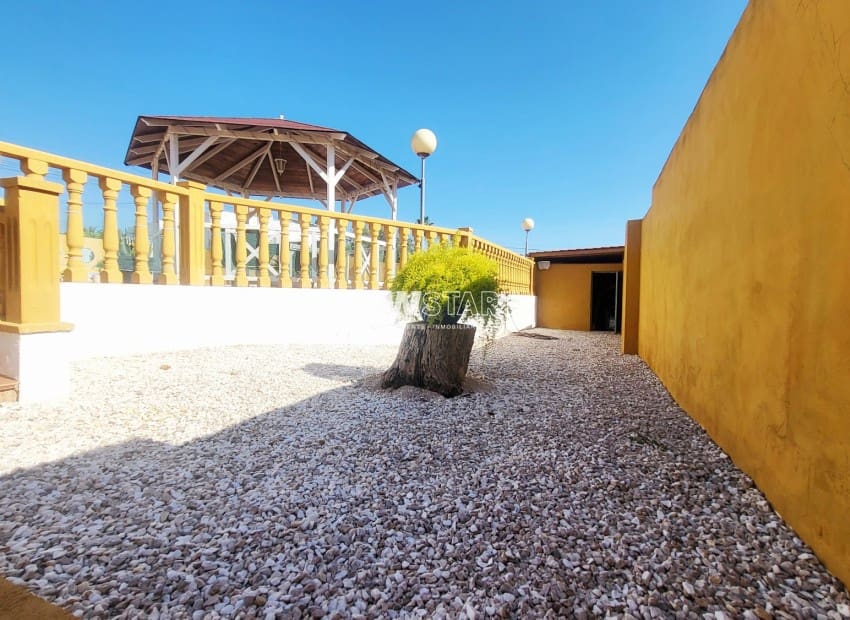 Chalet de 3 habitaciones en Ciudad Quesada en venta con piscina garaje - 399.000 € (Ref: 9237753)