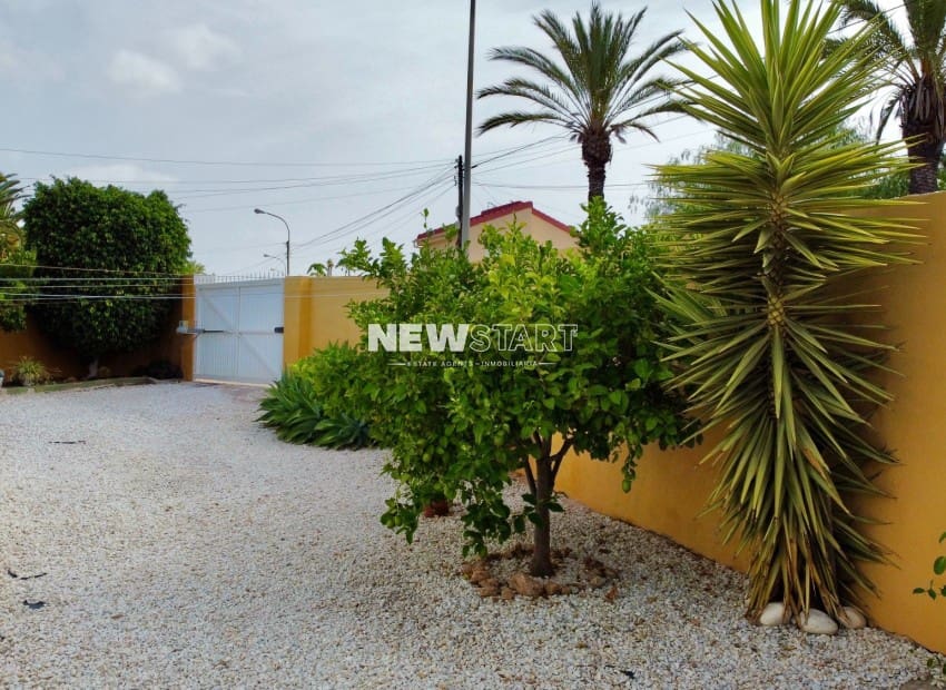 Chalet de 3 habitaciones en Ciudad Quesada en venta con piscina garaje - 399.000 € (Ref: 9237753)