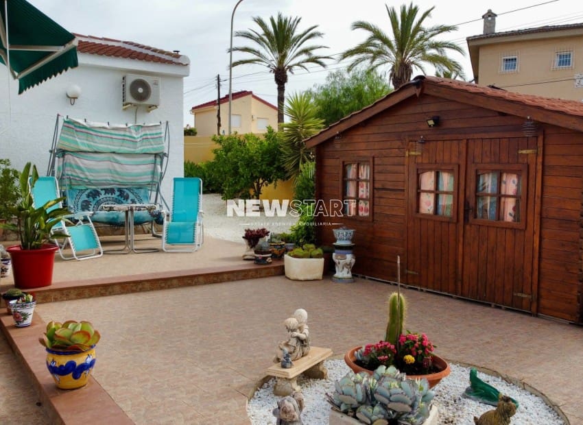 Chalet de 3 habitaciones en Ciudad Quesada en venta con piscina garaje - 399.000 € (Ref: 9237753)