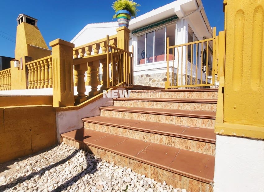 Chalet de 3 habitaciones en Ciudad Quesada en venta con piscina garaje - 399.000 € (Ref: 9237753)