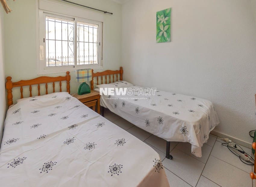 3 bedroom Villa for sale in San Fulgencio with pool - € 185,000 (Ref: 9238842)