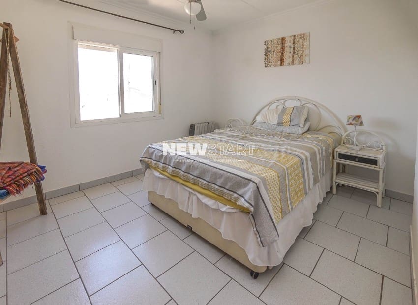 3 bedroom Villa for sale in San Fulgencio with pool - € 185,000 (Ref: 9238842)